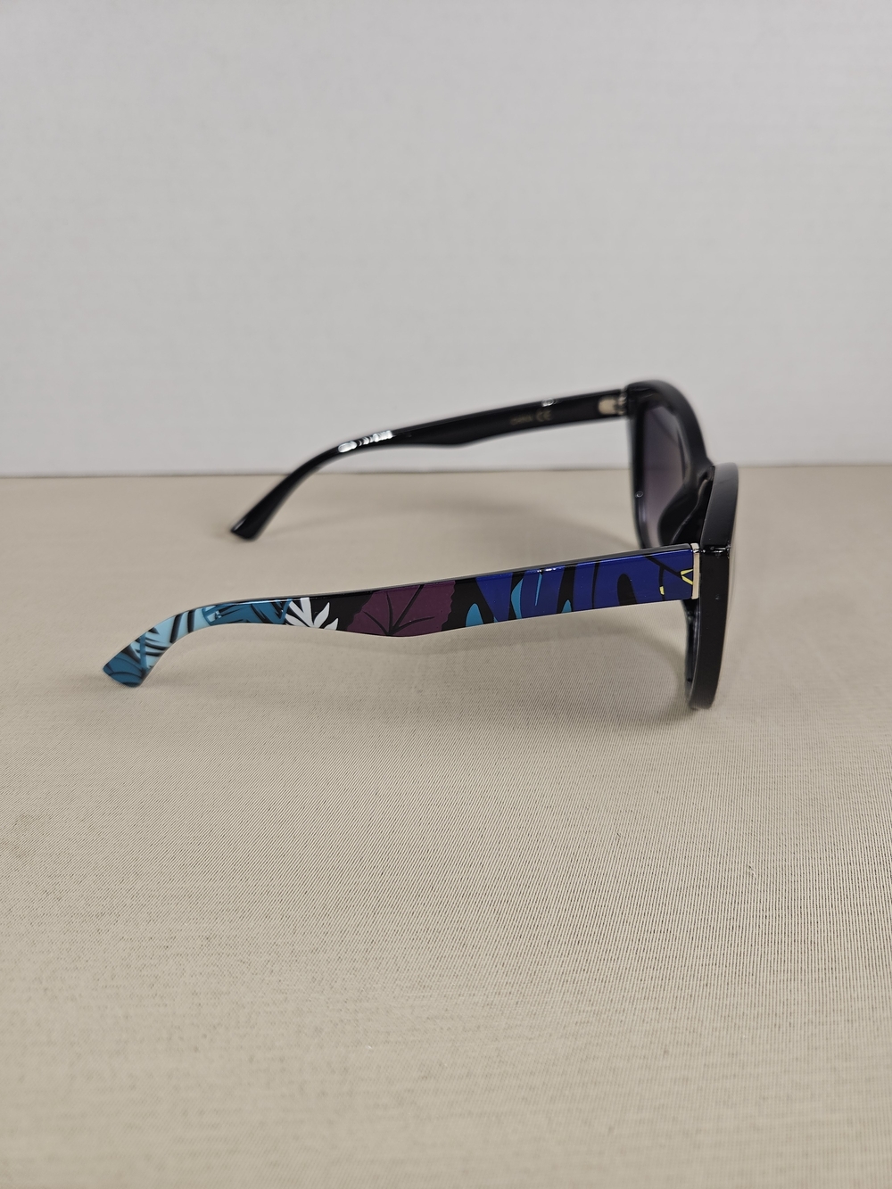 Giselle Women's Black Cat Eye Sunglasses - Sleek UV Protection 8GSL22488-FLW - Picture 2 of 12